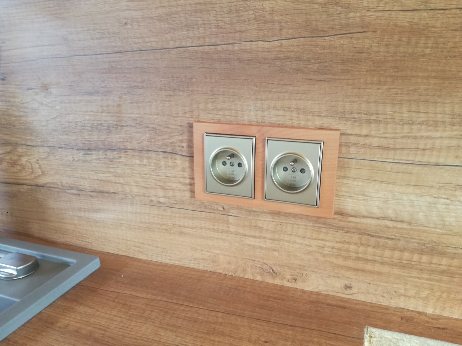 Příprava elektrických sítí pro kuchyňské linky a koupelny